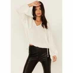 Country Outfitter Shop 23 Promo 🛒 Wild Moss 👩 Women's Long Sleeve Tie Neck Peasant Blouse White ✨